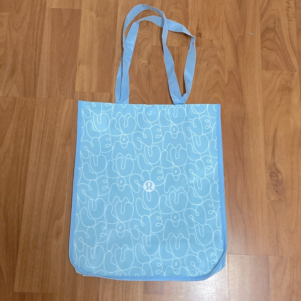 ❤️ Lululemon Limited Edition Brand New Light Blue Logo Tote Bag